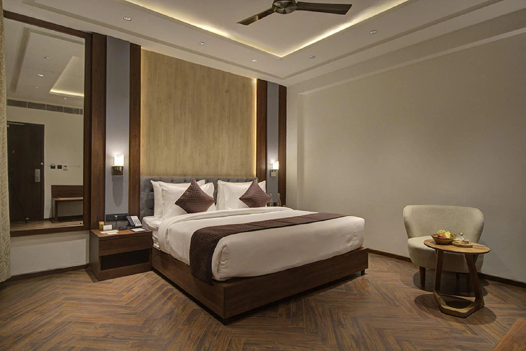 Cygnett-Collection-KK-Hotel-club-room