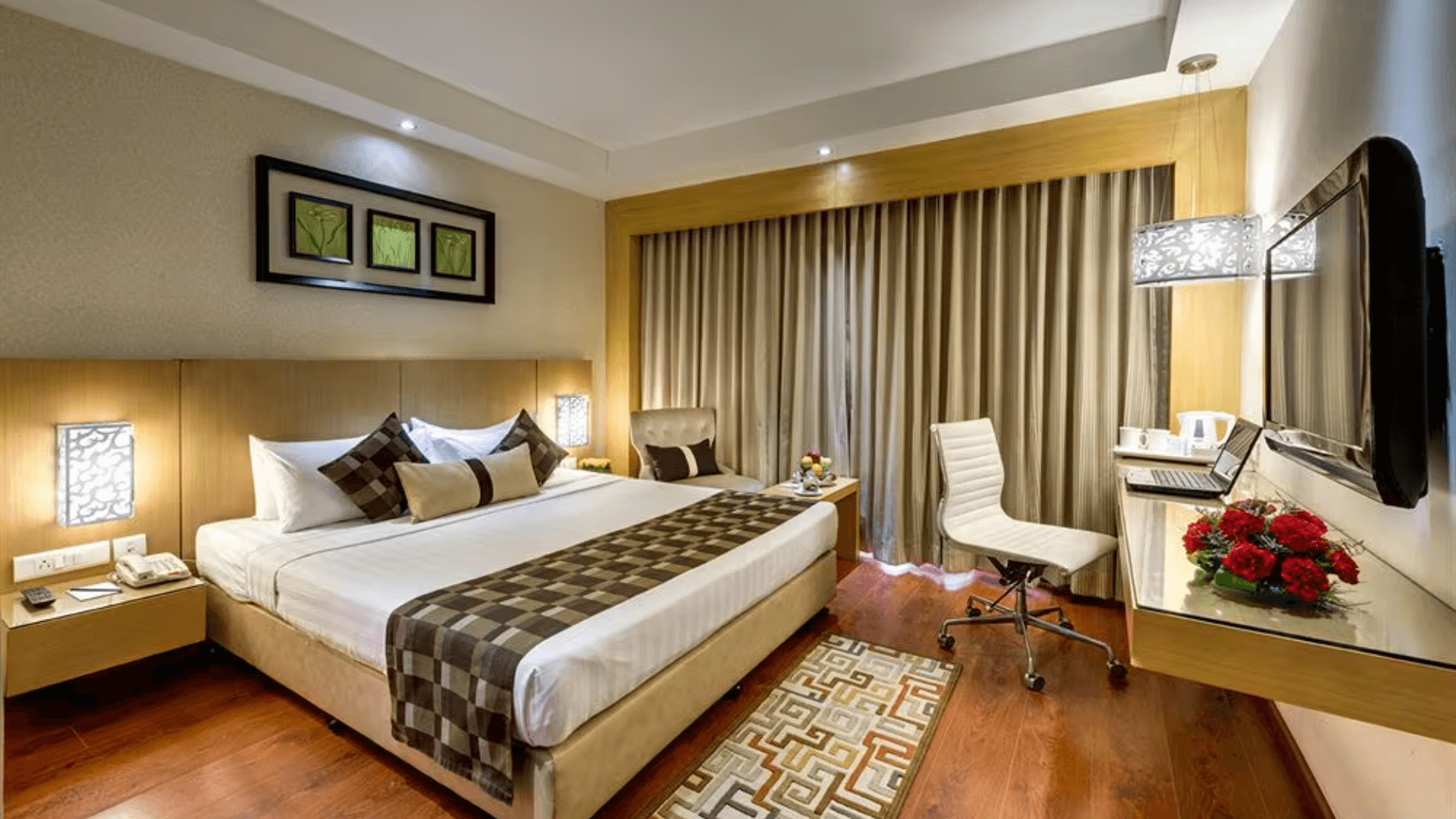 Guest room interior at Siamton Inn – A Cygnett Collection, Kolkata with modern décor