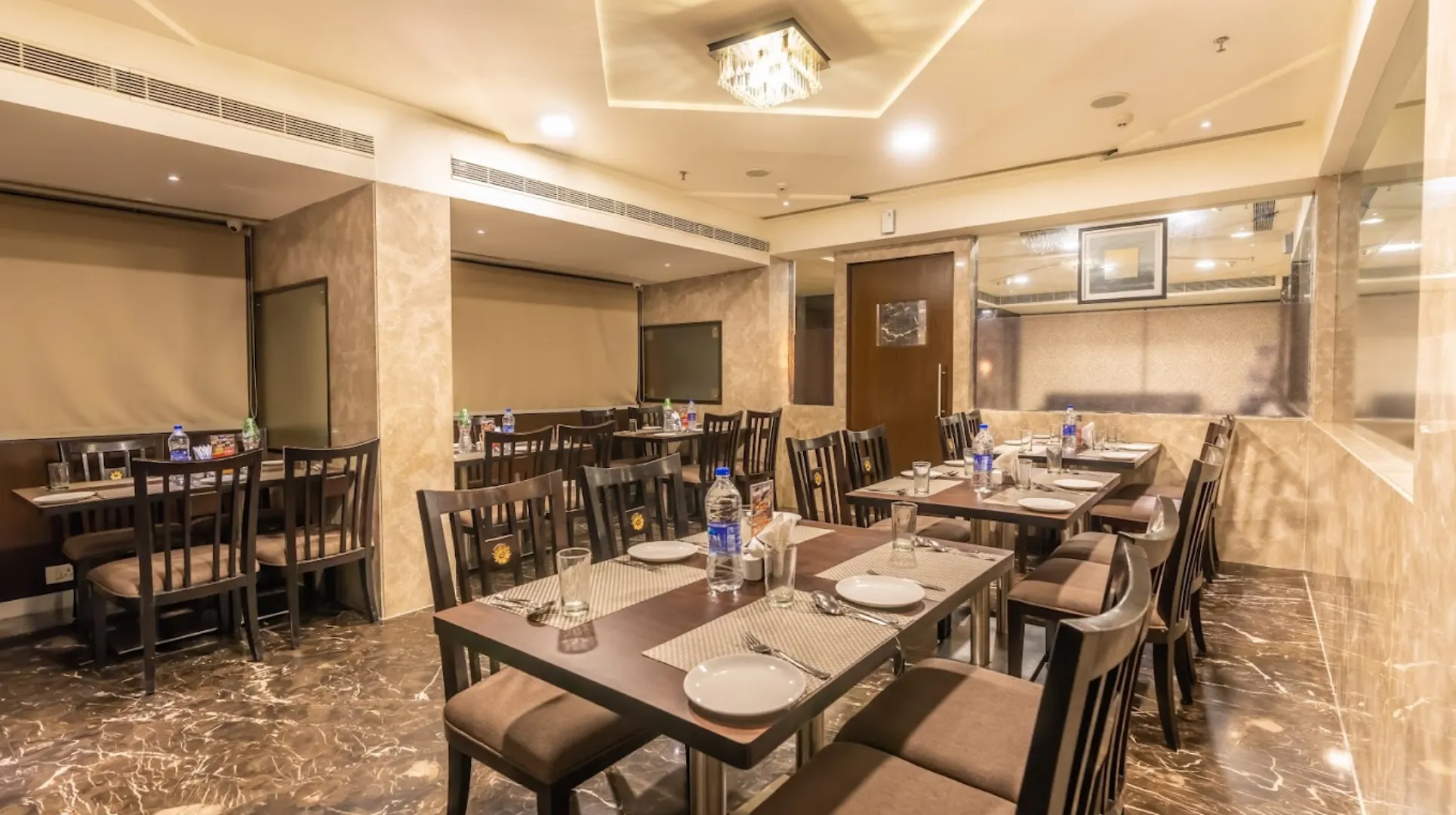 Cygnett Inn Ramachandra - Dinning Area