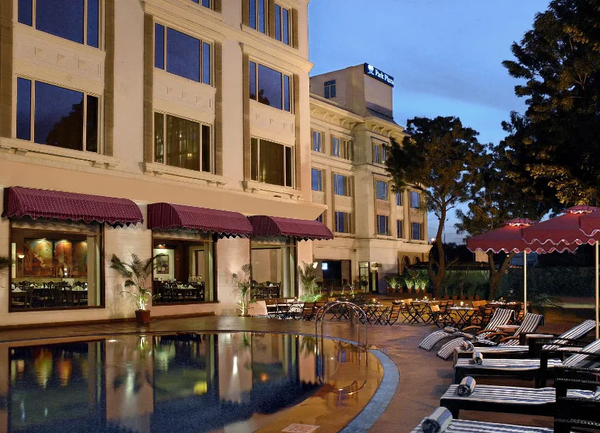Park-Plaza-Jodhpur-facade