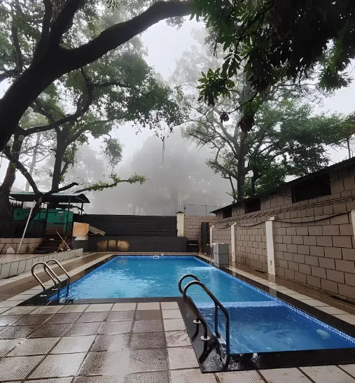 Orient-Beacon-Resort-Panchgani-swimmingpool