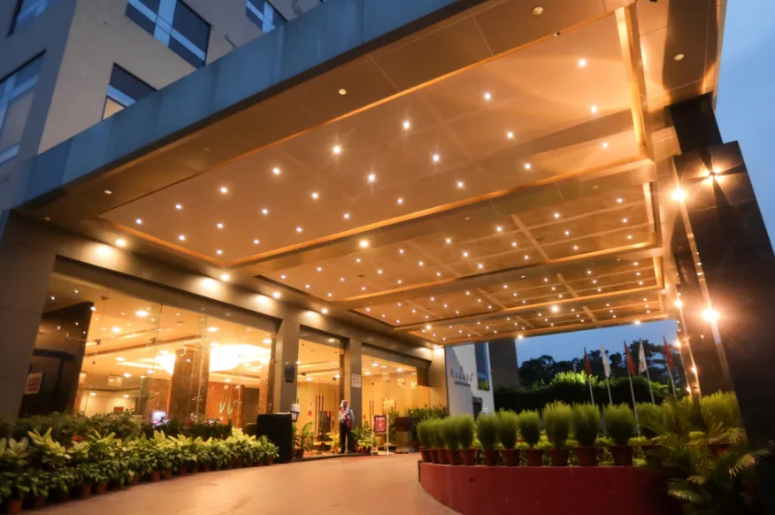 Ramada-by-Wyndham-Jamshedpur-facade.webp