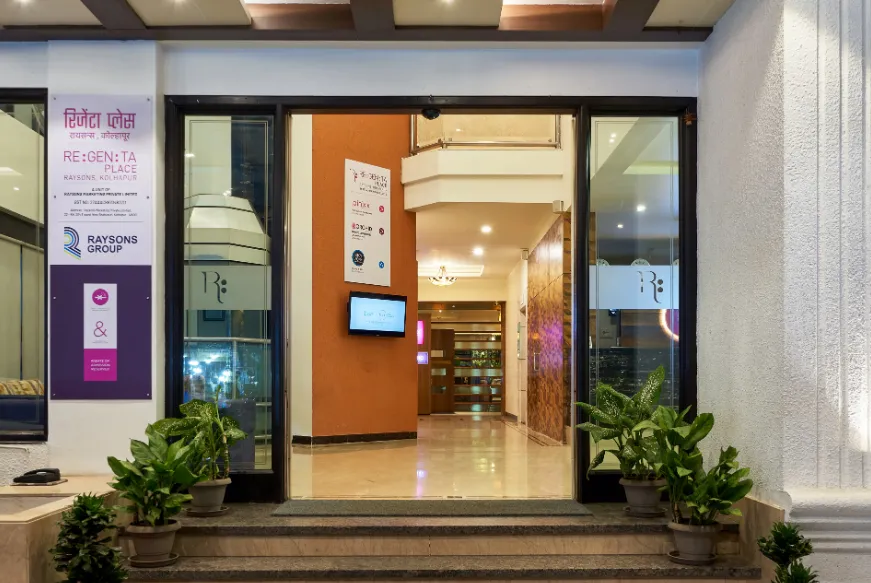 Regenta-Place-Raysons-Kohlapur-entrance