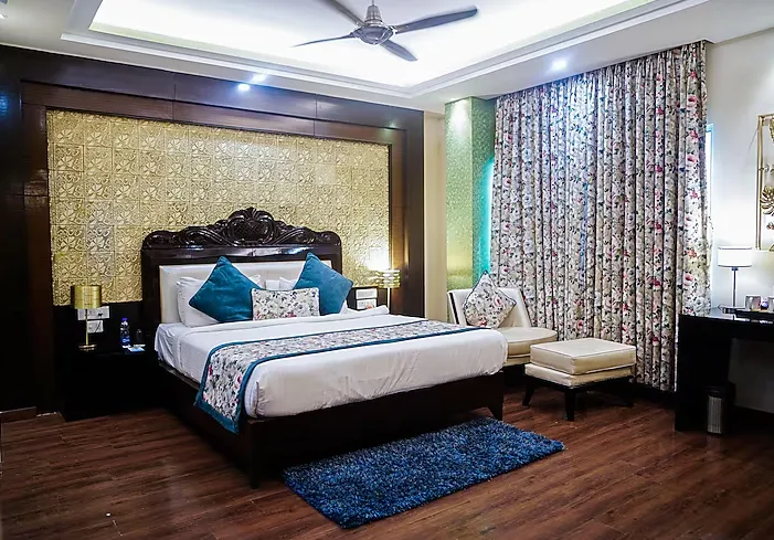 The-Vaishnavi-Hotel-And-Resort-suiteroom