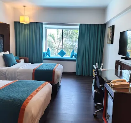 Zone-by-The-Park-Hotel-Chennai-deluxe-zonebaywindow