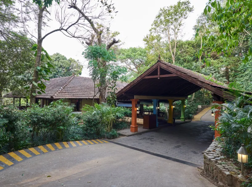 Club-Mahindra-Madikeri-Resort-and-SPA-entrance