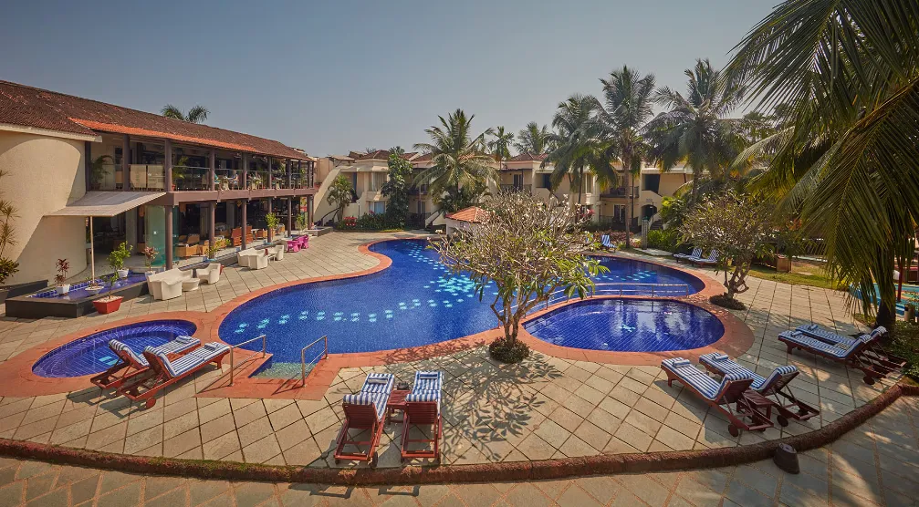 Royal-Orchid-Beach-Resort-swimmingpool