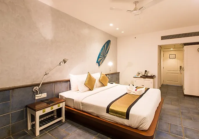 The-Fern-Residency-Miramar-winter-green-room