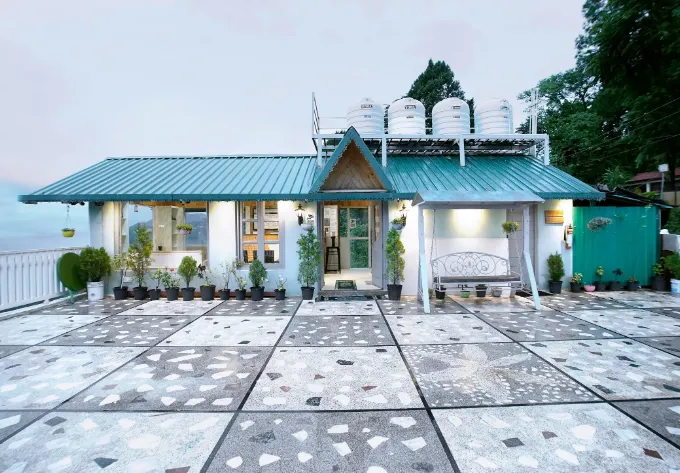 Hotel-Spring-Wood-outdoor