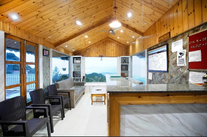 Hotel-Spring-Wood-reception