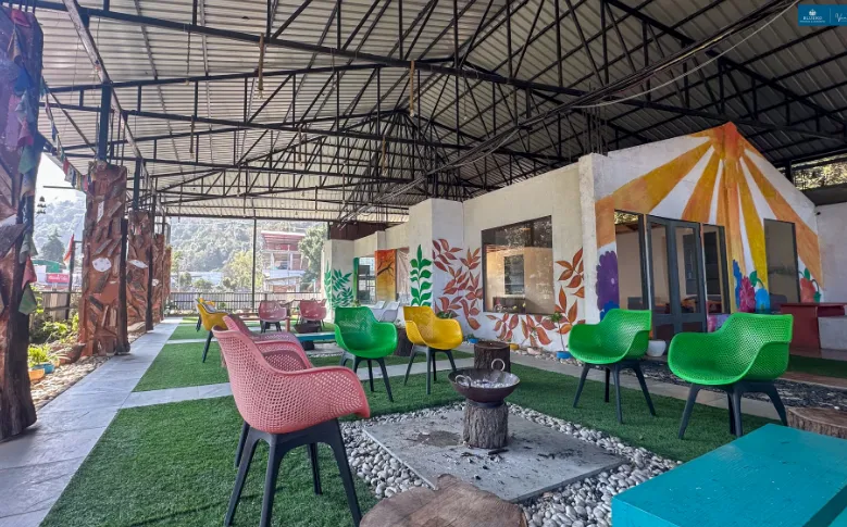 The-9-Oaks-Mussoorie-restaurant