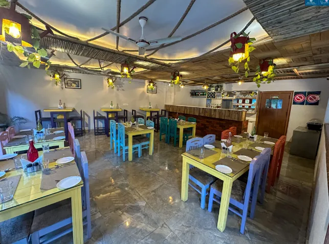 The-9-Oaks-Mussoorie-restaurants